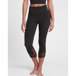 Athleta Salutation Stash Pocket II Capri Leggings - Black Mesh Hem - Size M